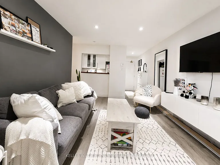 266 Lorry Greenberg Dr #9 — Photo 1