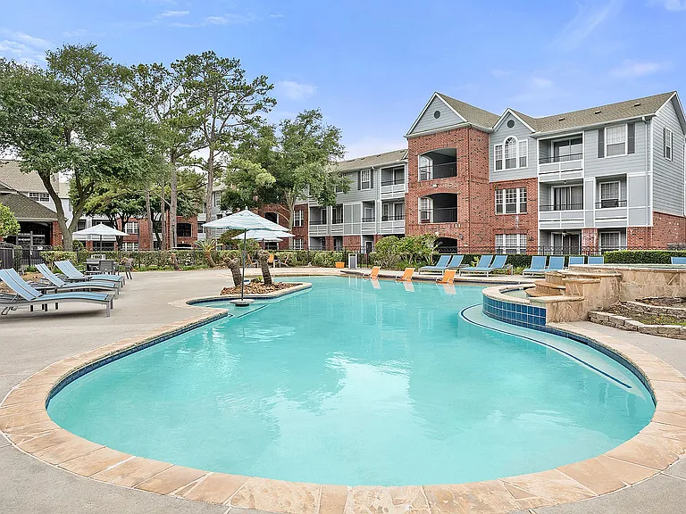 C243030_VerandaAtCenterField_Pool2_03