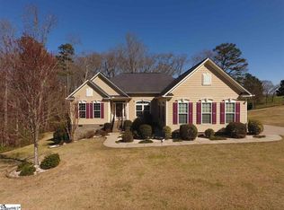 60 Scotts Bluff Dr, Simpsonville, SC 29681