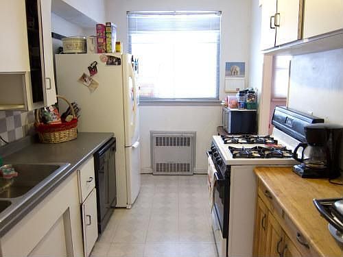 5th image of 1882 E 53rd St