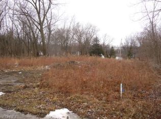 Pleasantview Dr, Sheffield lake, OH 44054
