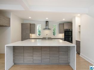 1829 Canyon Rd, Vestavia Hills, AL 35216