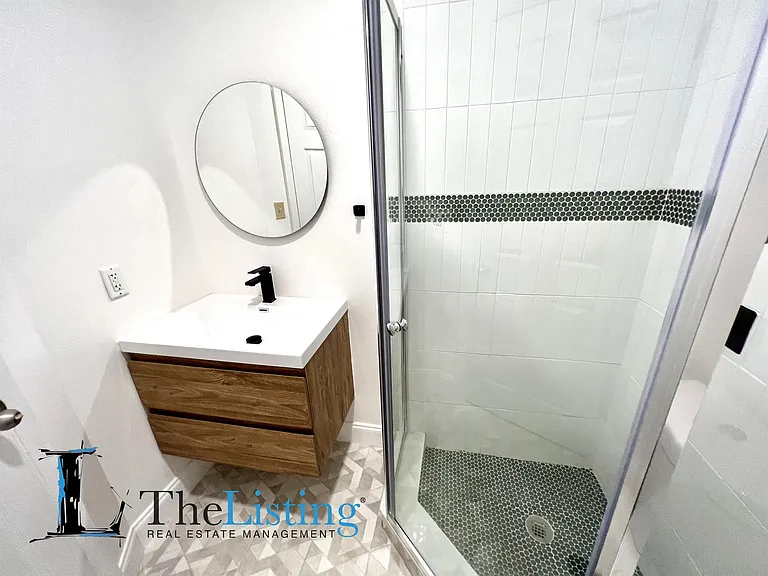5905 N Tampa St — Photo 11