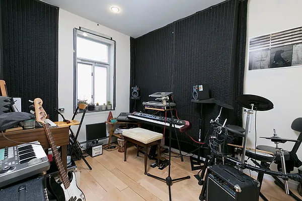 Sold by The InHouse Group | media 17