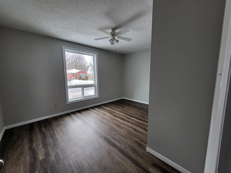70 Penetang St #1 — Photo 31
