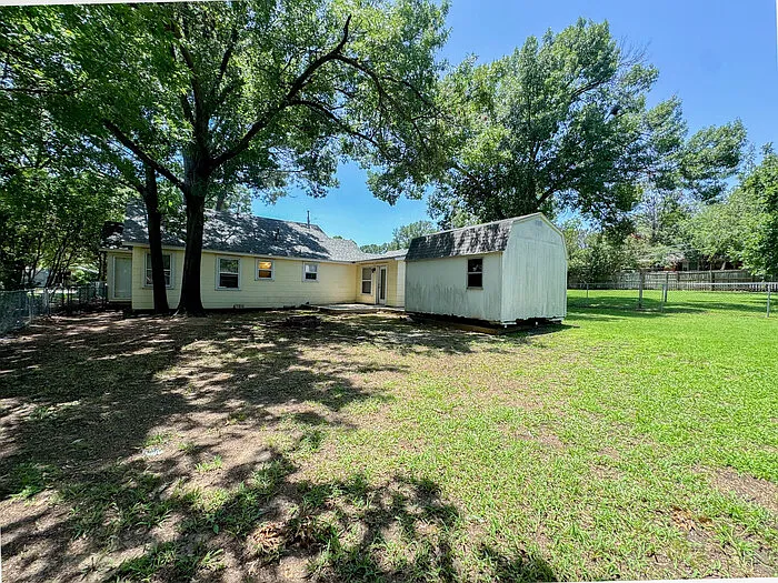 1916 Houston Pl — Photo 22