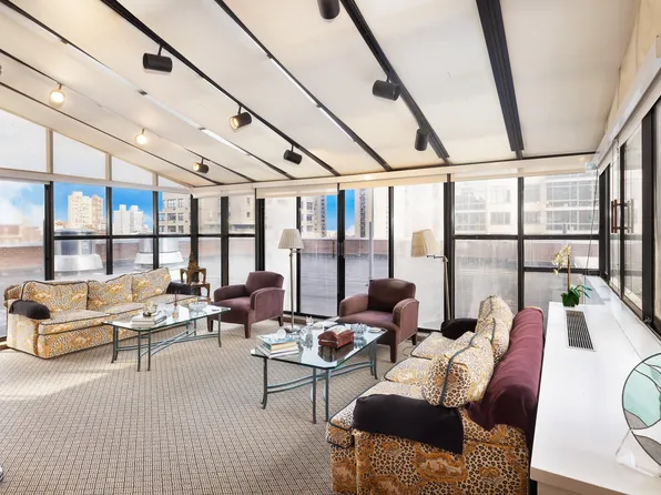 360 East 72nd Street image 6 of 16