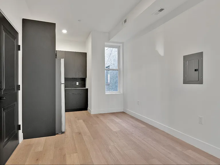 3138 N Broad St #2 — Photo 4