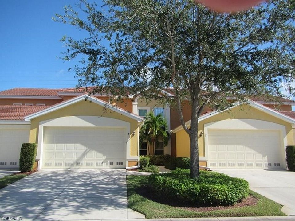 FRONT OF CONDO