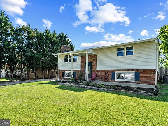 3rd image of 17849 Curtis Dr