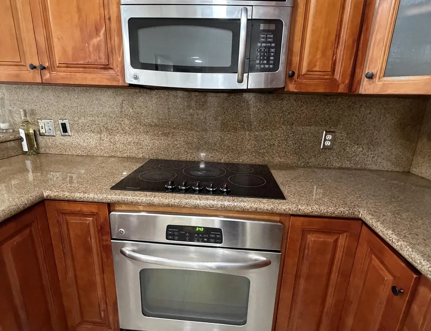 3 bed, 2.5 bath, 1308 sqft, $3,100 — Photo 3