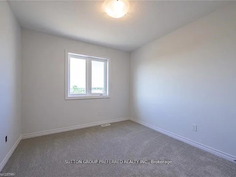 375 Kennington Way — Photo 21