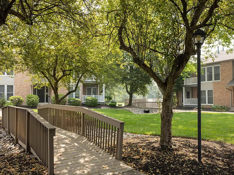 Brookfield Apartments — Photo 9