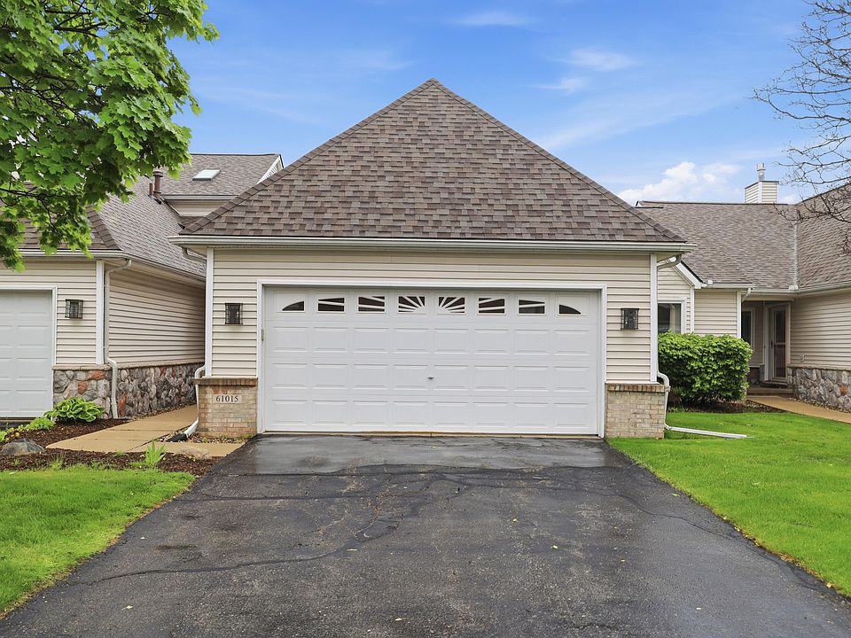 1st image of 61015 Evergreen Ct