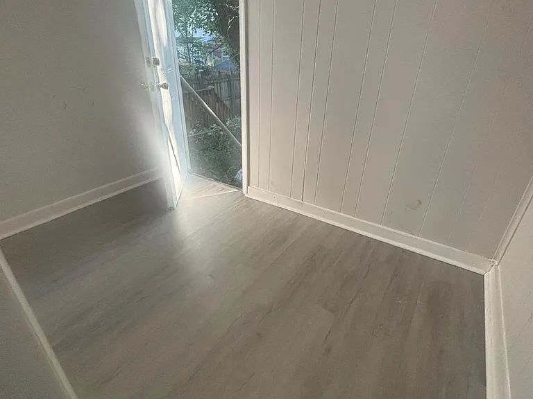 87 Vine St — Photo 9