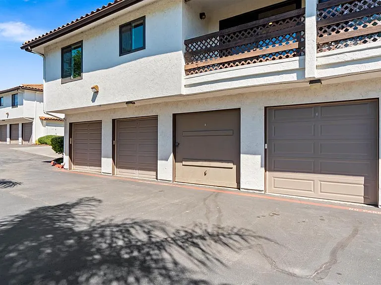 Pepper Dr — Photo 13