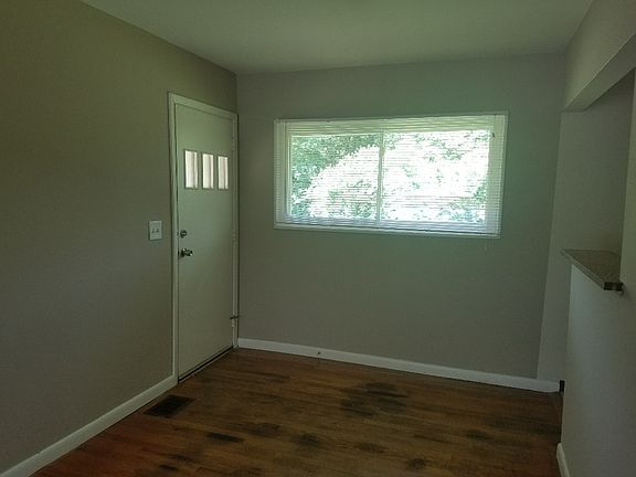 3rd image of 1310 Madeleine Cir