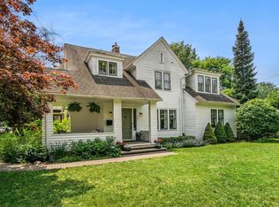 933 Riverside Dr, South Bend, IN 46616