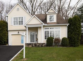 27 Linden Hts, Norwalk, CT 06851