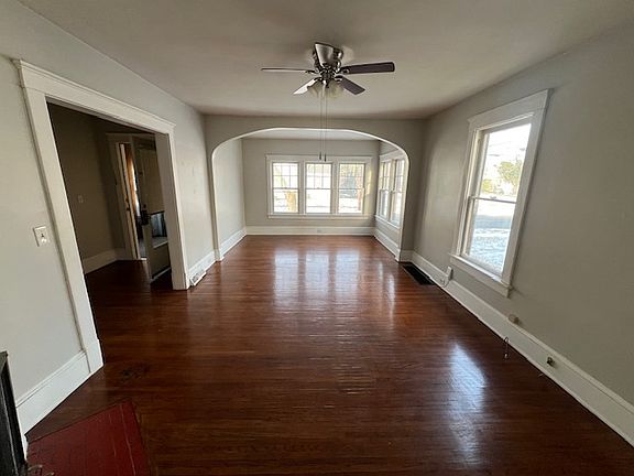 4th image of 828 W Osborne St Unit 1
