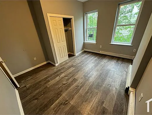 240 Bergen Ave #3R — Photo 2