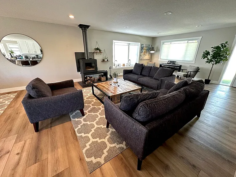 5192 Braun St — Photo 3