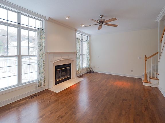 3rd image of 7852 Wildberry Ct
