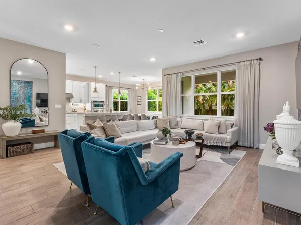 4434 Ficus St, Hollywood, FL 33021
