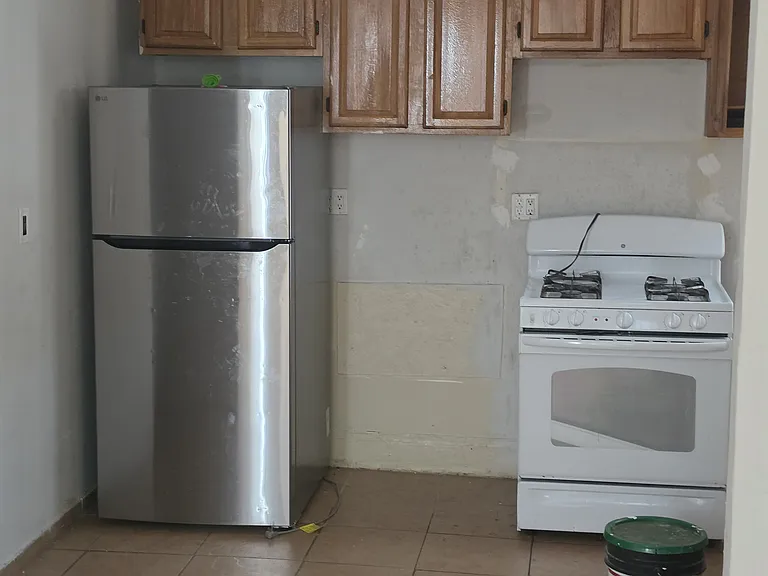 1369 Clay Ave #1 — Photo 7