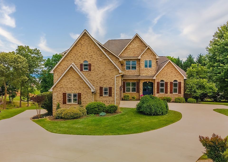 1st image of 118 Luxury Ln