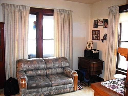 5th image of 1526 Barton Ave