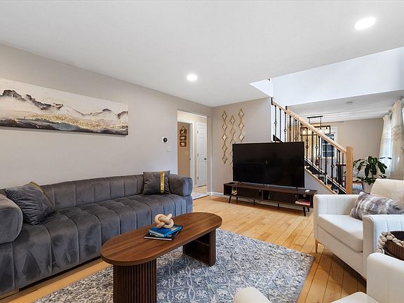 4th image of 23 Birches Rd