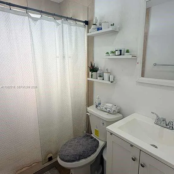 673 W 30th St #671 — Photo 14