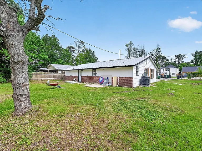 8221 Bigwood St — Photo 12