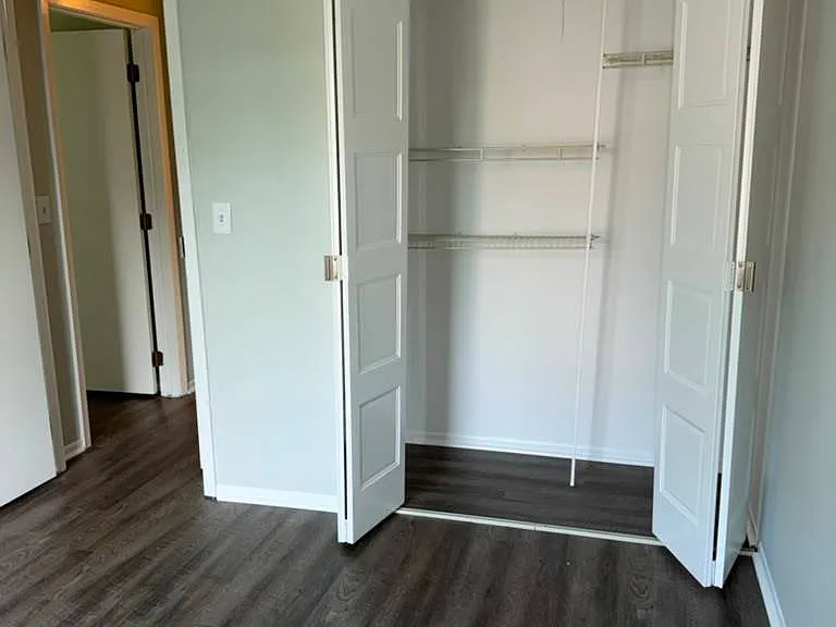 302 Creekside Dr — Photo 11
