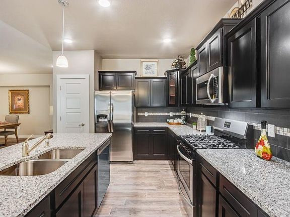 5th image of 11577 Leonor Duran St
