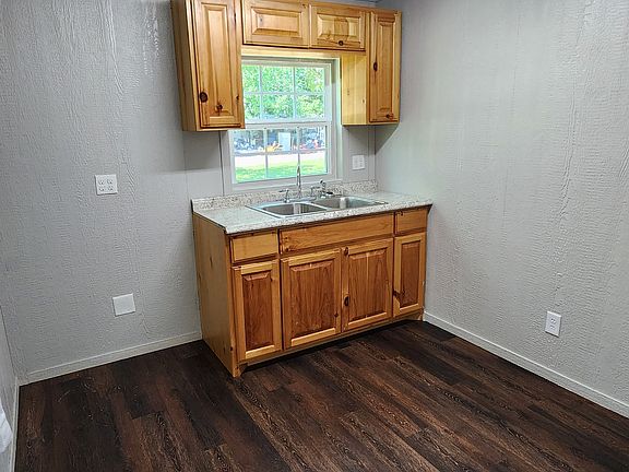 2nd image of 1213 E Fairview Ave #1