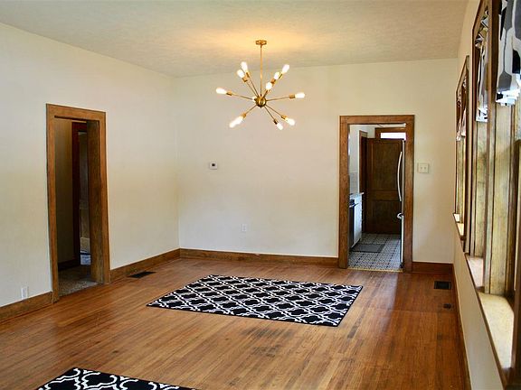 4th image of 429 W 20th Ave