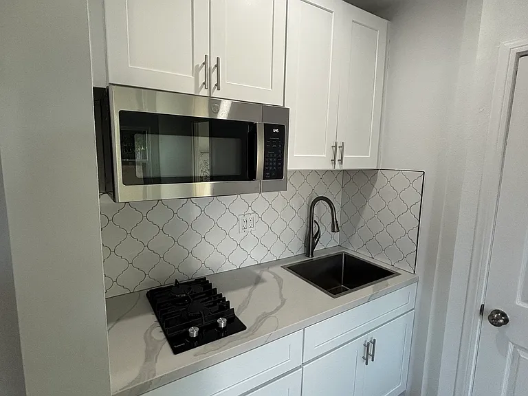 443 W Tichenor St — Photo 2
