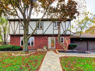 45 Manchester Way, Aurora, IL 60506