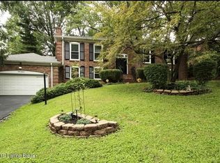 3018 Springcrest Dr, Spring Valley, KY 40241