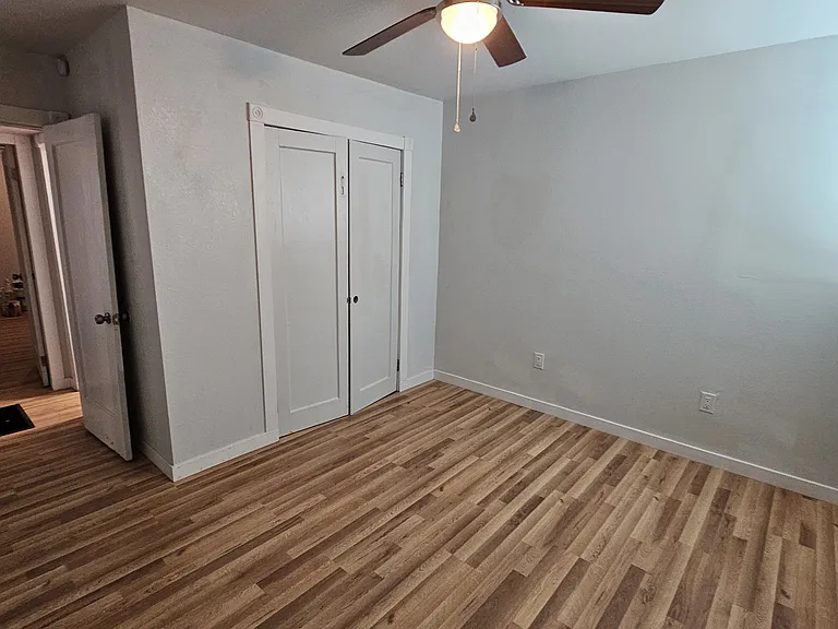 241 Estancia Dr NW #B — Photo 9