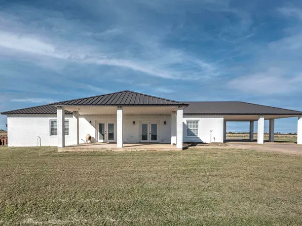 7920 N 2760th Rd, Waurika, OK 73573