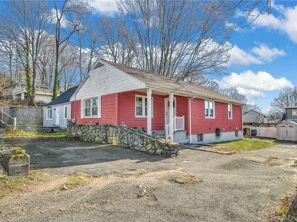 425 Saunders Avenue, Bridgeport, CT 06606