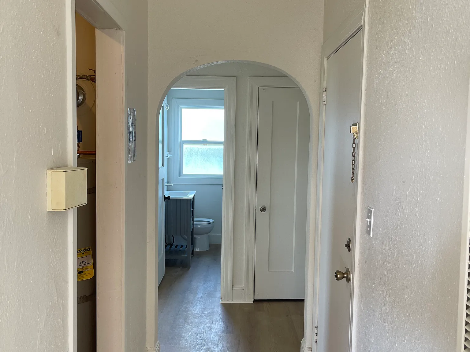 2 bed, 850 sqft, $2,500 — Photo 4