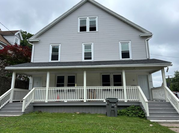 216 Oak St #218