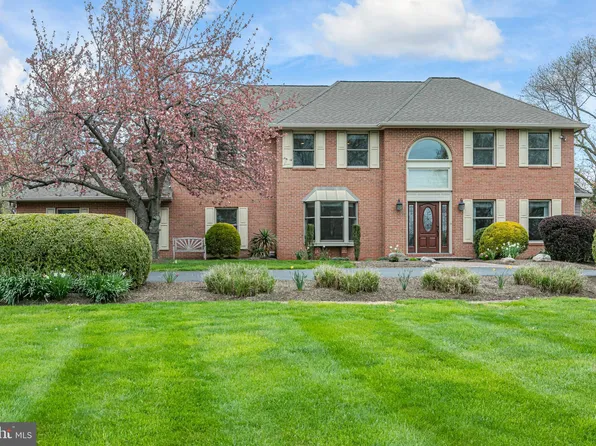 26 W Shore Dr, Pennington, NJ 08534