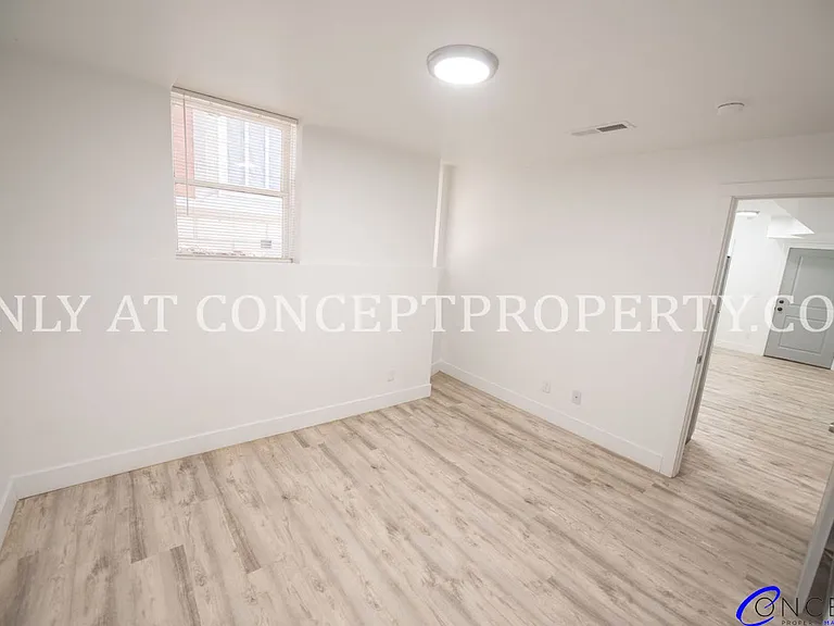 First Avenue Flats — Photo 19
