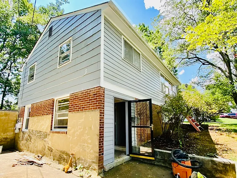 1511 Frances Dr — Photo 12