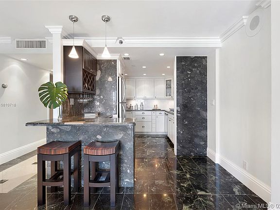 4th image of 2625 Collins Ave APT 1509